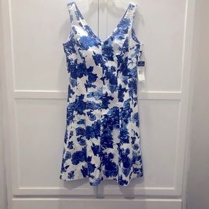 NWT Lovely Navy and White floral spring dress, tea length